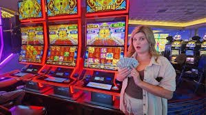 Bối cảnh người dùng Việt Nam theo dõi thể thao trong nhịp High Roller